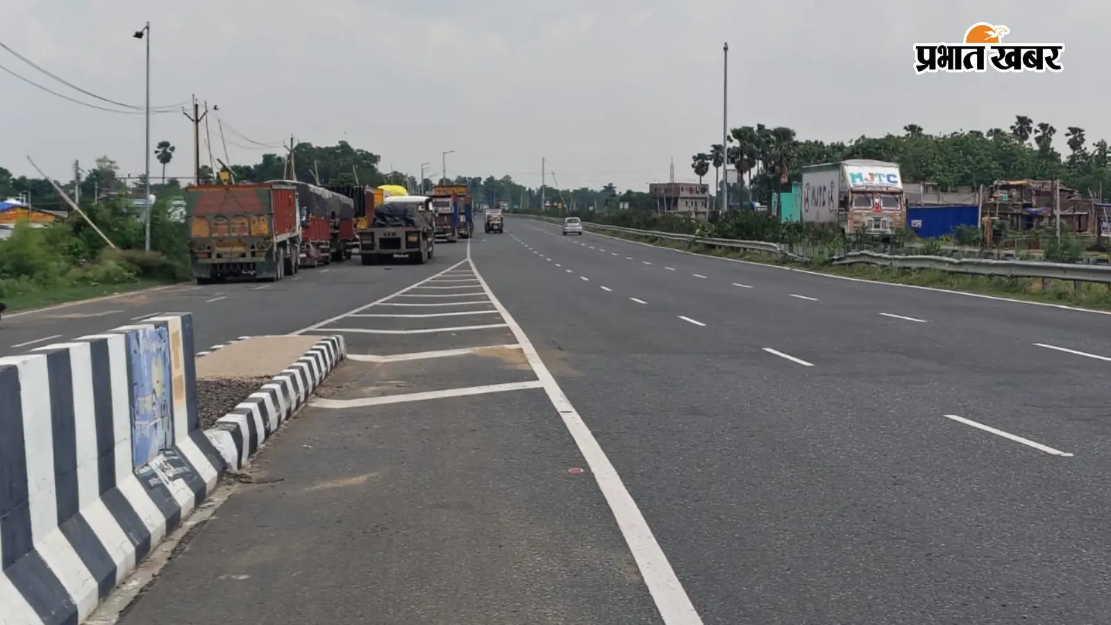 बिहटा-सरमेरा NH-131G ओवरब्रिज के पास अवैध पार्किंग बनी हादसों की वजह, कई लोगों की जा चुकी है जान