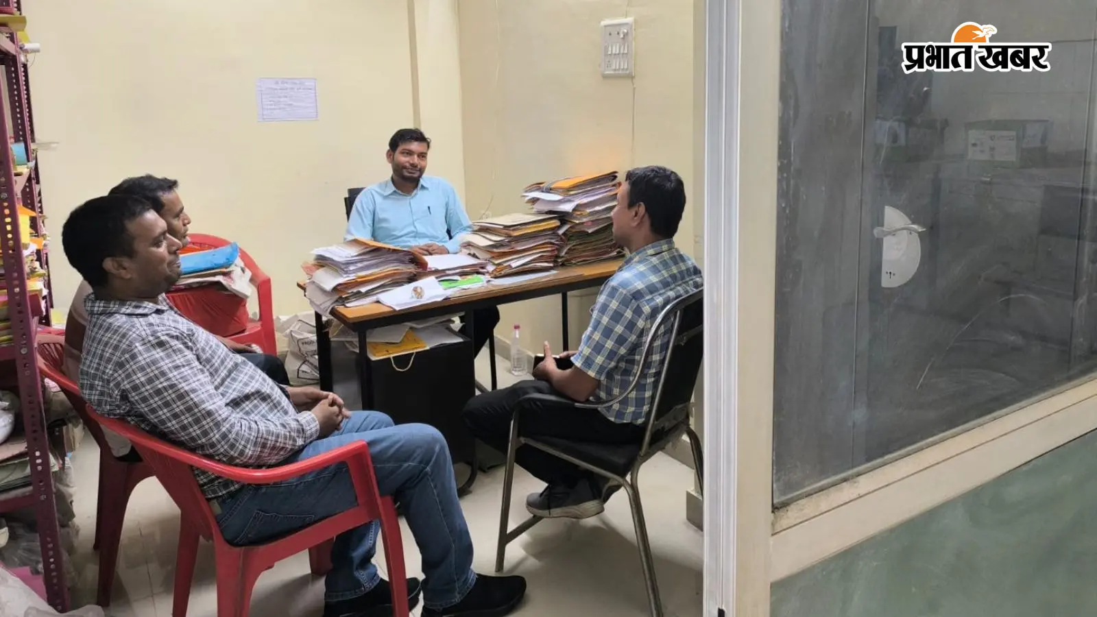 खाद की कालाबाजारी की शिकायत के लिए नहीं काटने होंगे कार्यालय के चक्कर, गोपालगंज में शुरू हुआ उर्वरक कंट्रोल रूम