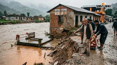 नेपाल में बारिश से उफान पर आईं पहाड़ी नदियां, हड़बोड़ा नदी के कटाव से चीनी मिल और मुक्तिधाम पर खतरा