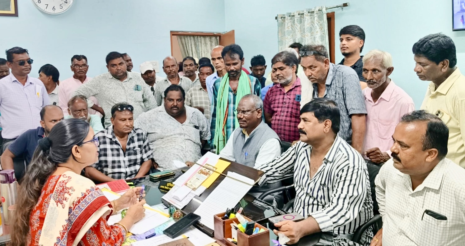 जनसमस्याओं को लेकर डॉ प्रदीप बलमुचू ने बीडीओ-सीओ से की मुलाकात, बोले- पंचायत स्तर पर हो समस्याओं का समाधान