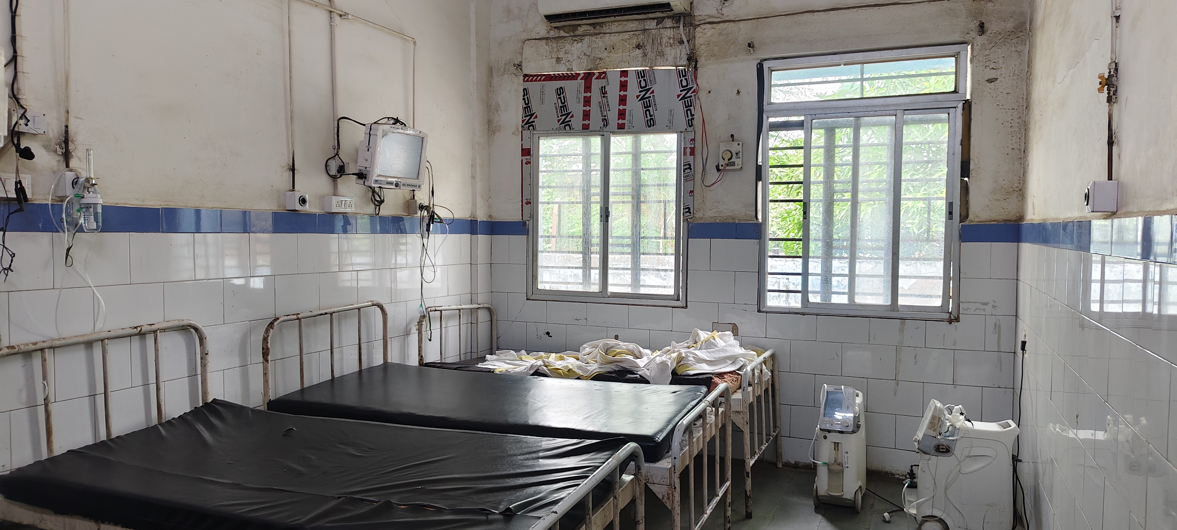 औरंगाबाद के सदर अस्पताल में बंद पड़े एसी ने बढ़ाई मरीजों की मुश्किलें, उमस भरी गर्मी में वार्ड बने तपते कमरे