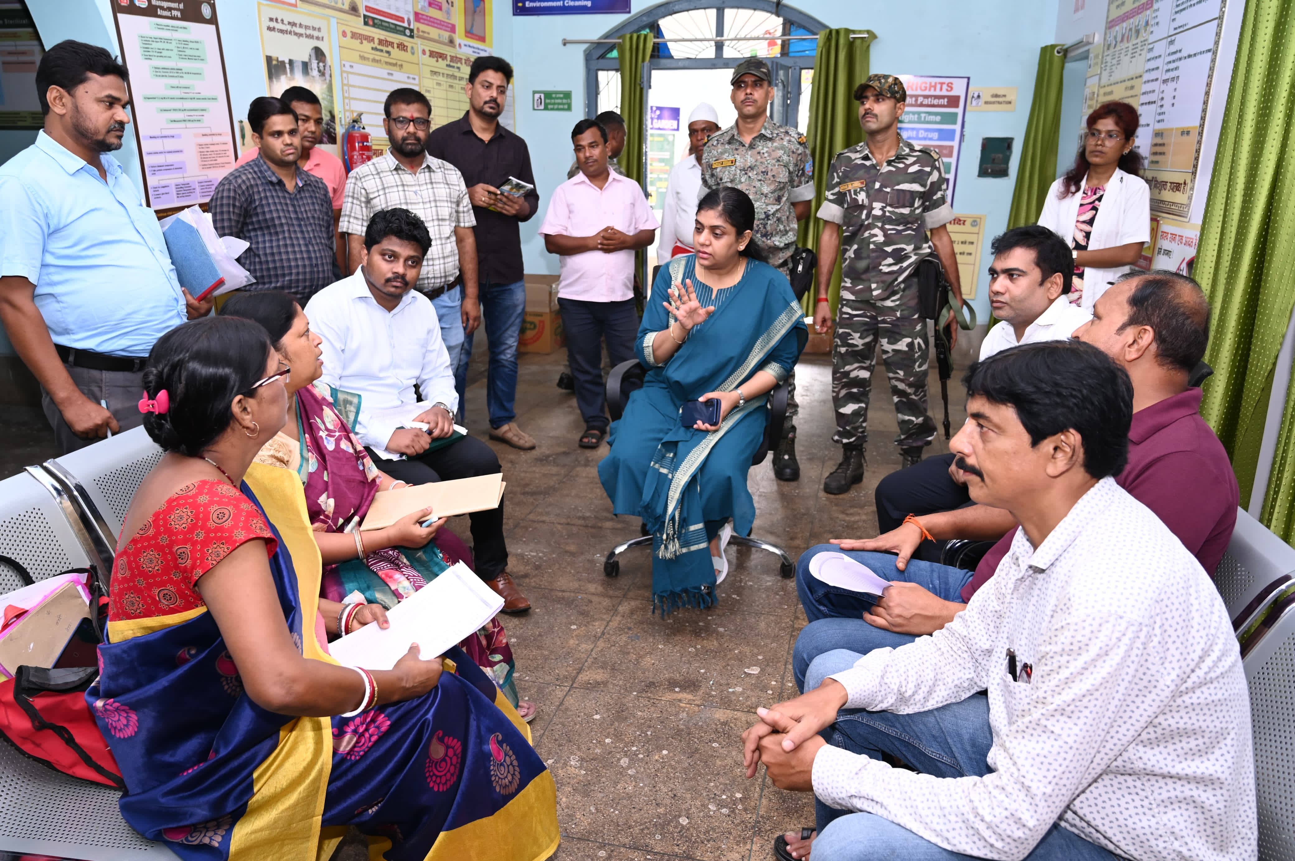 डीसी ने किया बूथों का निरीक्षण, कहा सूची में किसी प्रकार की त्रुटि, आपत्ति या शंका होने पर उसका तत्काल निराकरण करें