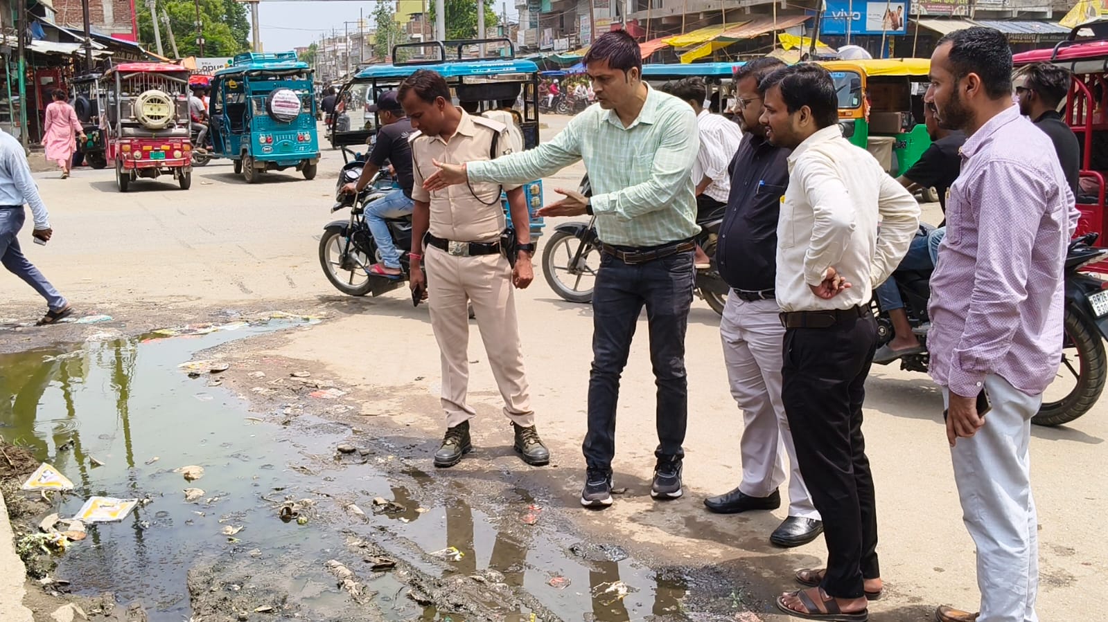 औरंगाबाद : खुली नालियों पर लगेगा स्लैब, जलनिकासी दुरुस्त करने का एसडीओ ने दिया आदेश
