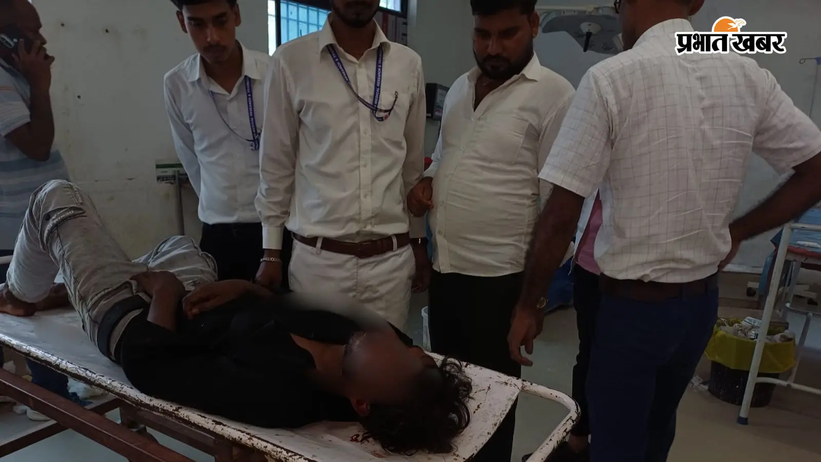 सासाराम फोरलेन पर भीषण हादसा, अज्ञात वाहन ने बाइक को मारी टक्कर, तीन लोग गंभीर रूप से घायल