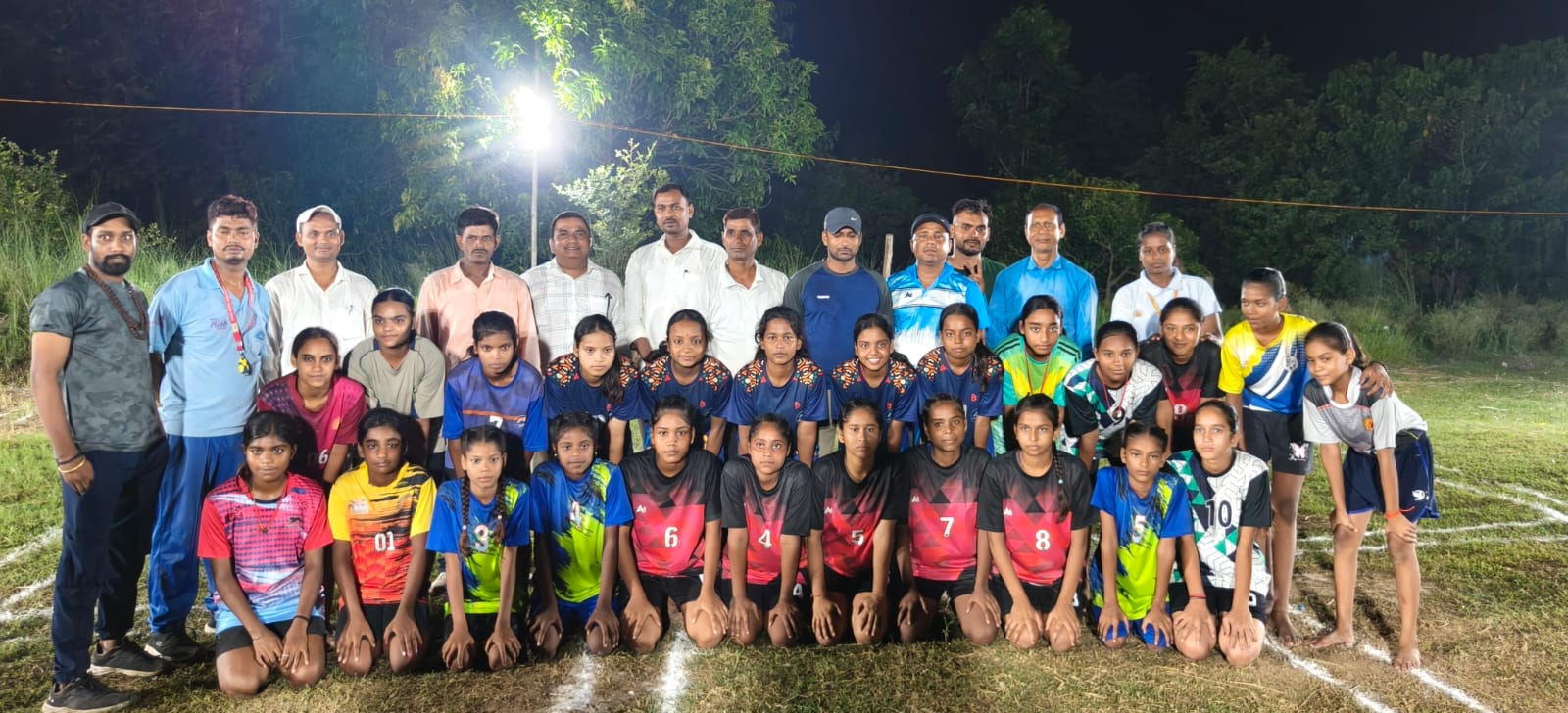 टोड़लपुर में नाइट खो-खो टूर्नामेंट संपन्न, गर्ल्स में सूर्यगढ़ा और बॉयज में टोड़लपुर बना विजेता