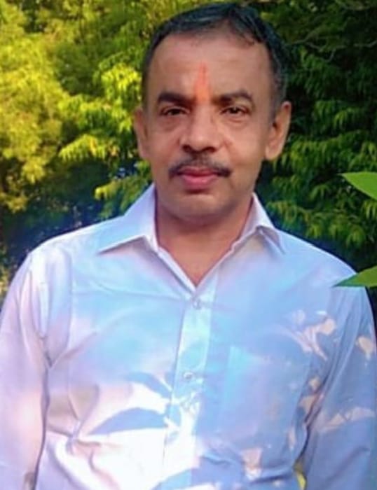 गुजरात लौटते समय ट्रेन में अधेड़ की मौत, शव गांव पहुंचते ही मचा कोहराम
