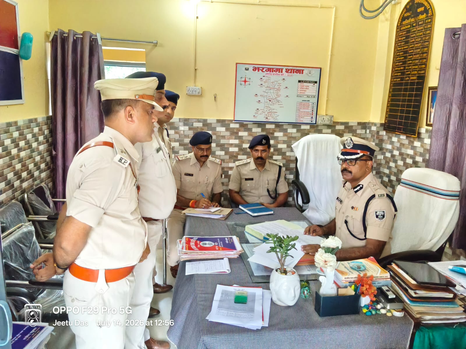 पूर्णिया प्रक्षेत्र के आईजी डॉ. विवेकानंद ने किया भरगामा थाना का निरीक्षण, लंबित मामलों के त्वरित निष्पादन के दिए निर्देश