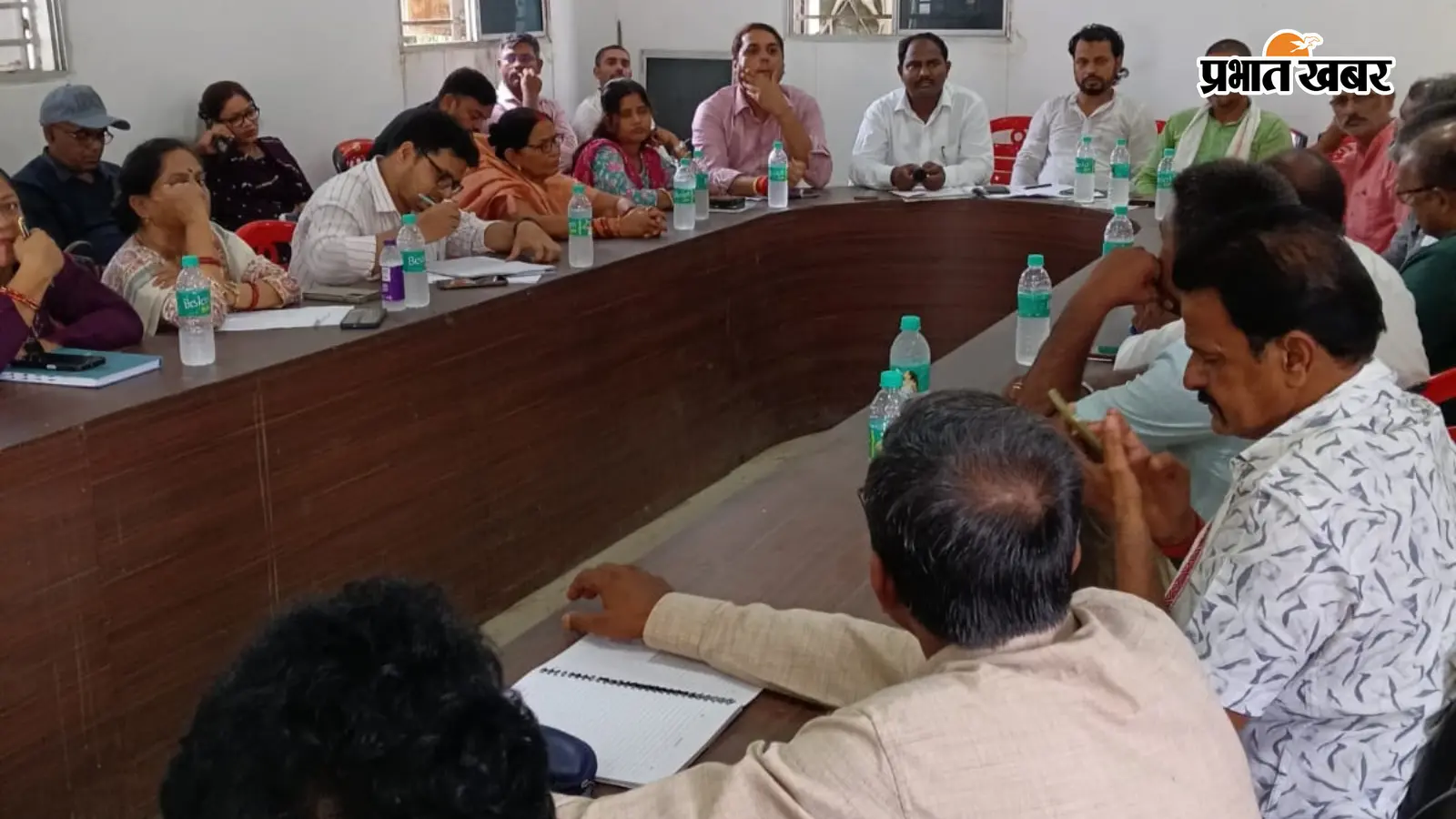 बिहटा में बीस सूत्री समिति की बैठक में योजनाओं की समीक्षा, अनुपस्थित अधिकारियों पर भड़के जनप्रतिनिधि