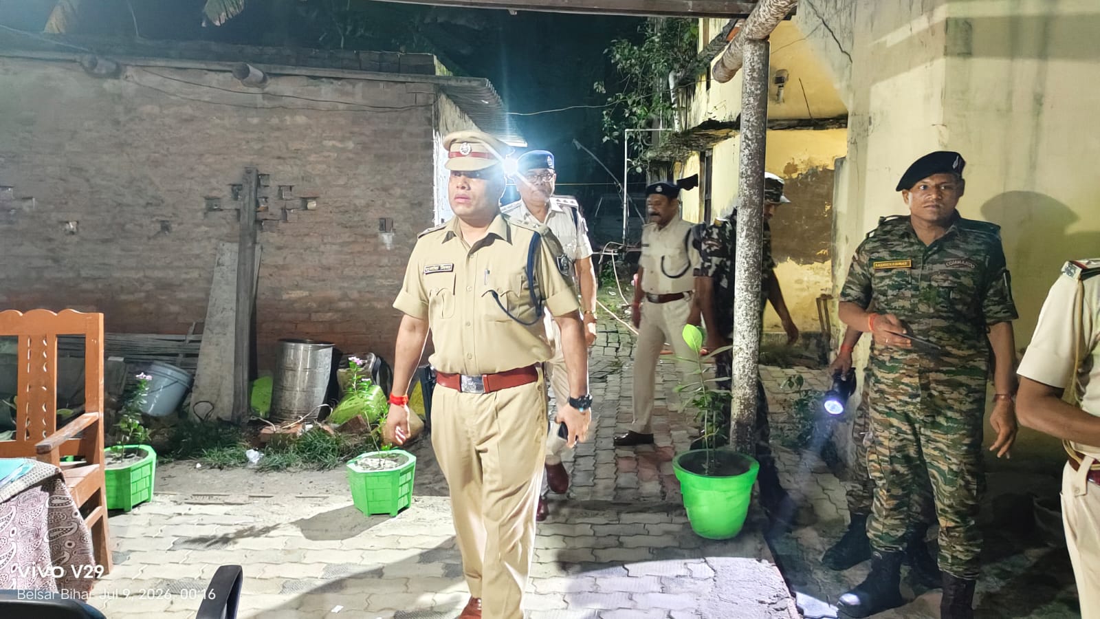 वैशाली में क्राइम कंट्रोल को लेकर पुलिस अलर्ट, एसपी शुभांक मिश्रा के निर्देश पर चल रहा विशेष अभियान