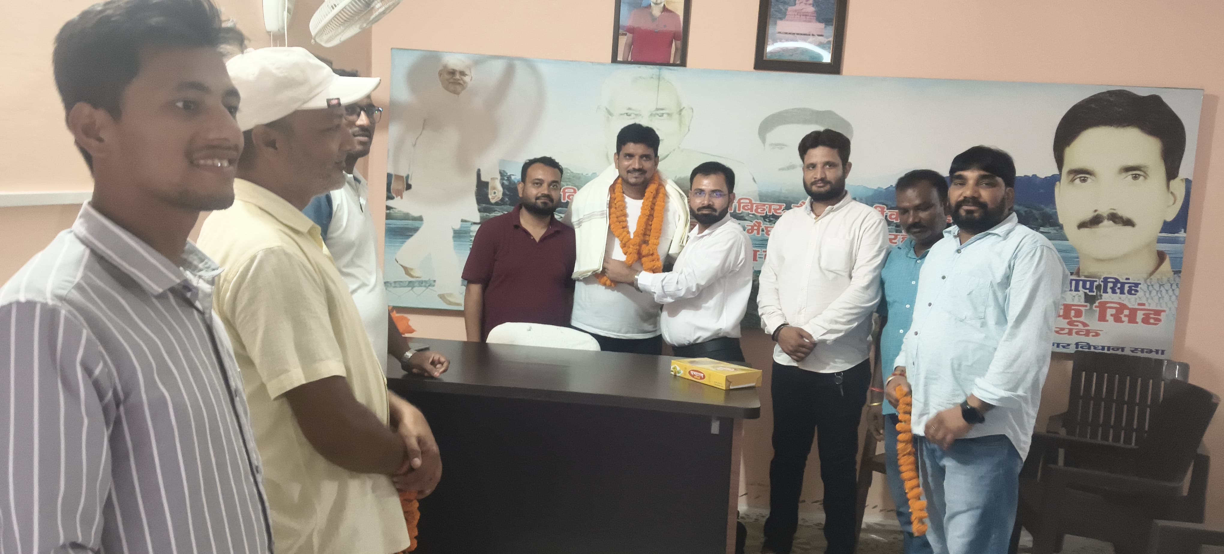 प्रदेश महासचिव बनने के बाद वाल्मीकिनगर पहुंचे धीरेंद्र प्रताप सिंह