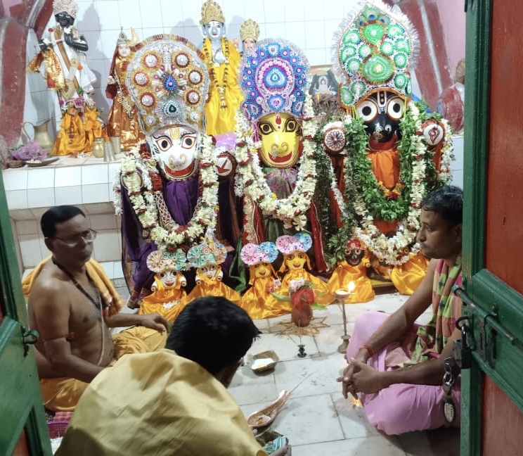 खरसावां जगन्नाथ मंदिर में नेत्रोत्सव, नवयौवन दर्शन को उमड़े श्रद्धालु