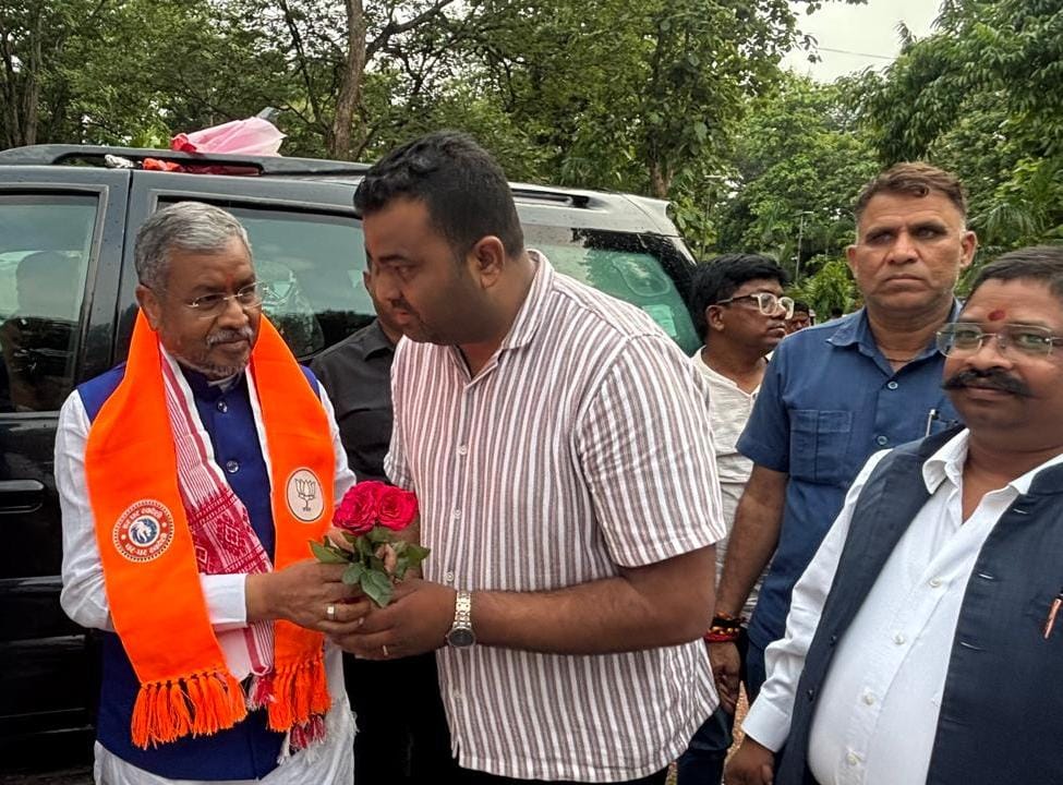 कोल्हान दौरे के बाद चाईबासा पहुंचे बाबूलाल मरांडी, भाजपा कार्यकर्ताओं ने किया स्वागत