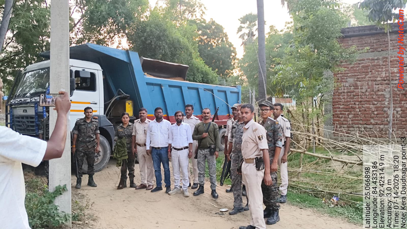 औरंगाबाद में अवैध बालू जब्त, दाउदनगर में खनन माफियाओं पर जिला प्रशासन की कार्रवाई