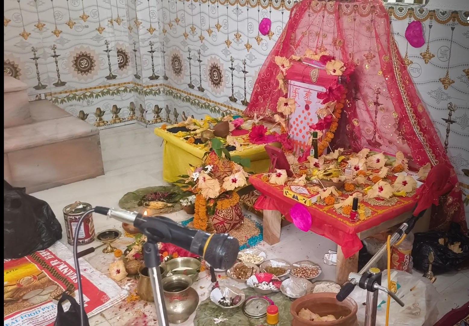 कटोरिया-चांदन के काली मंदिरों में धूमधाम से हुई गंवाली पूजा, मां काली के दरबार में उमड़ी श्रद्धालुओं की भीड़