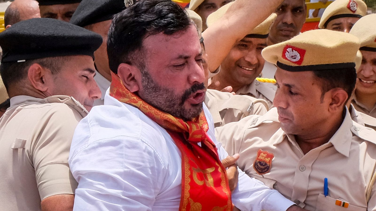 राम मंदिर चढ़ावा चोरी के मामले को लेकर कांग्रेस का प्रदर्शन
