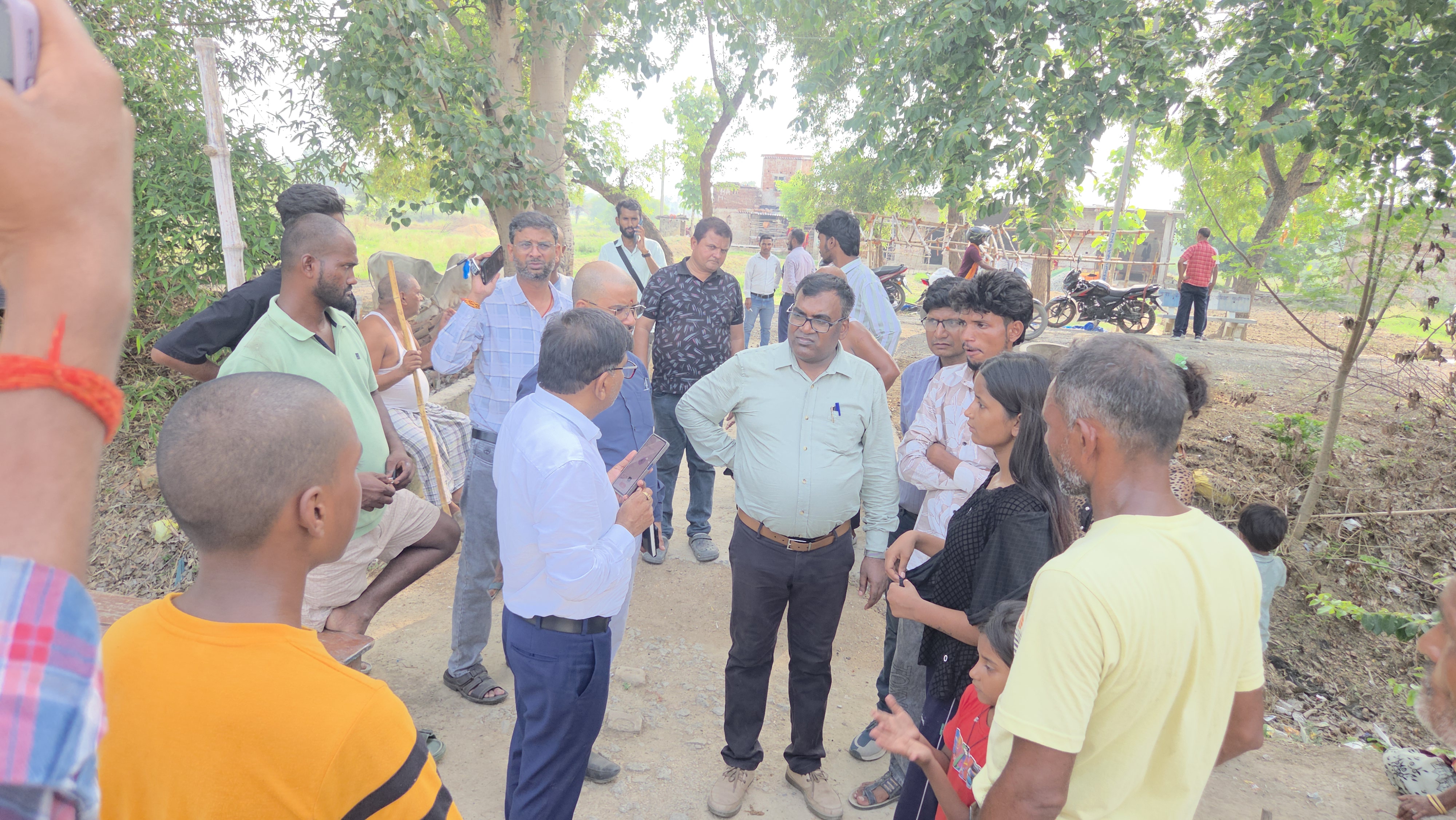 पलामू डीसी के निर्देश पर अनाथ बच्चों के घर बरडीहा पहुंची प्रशासनिक अधिकारी
