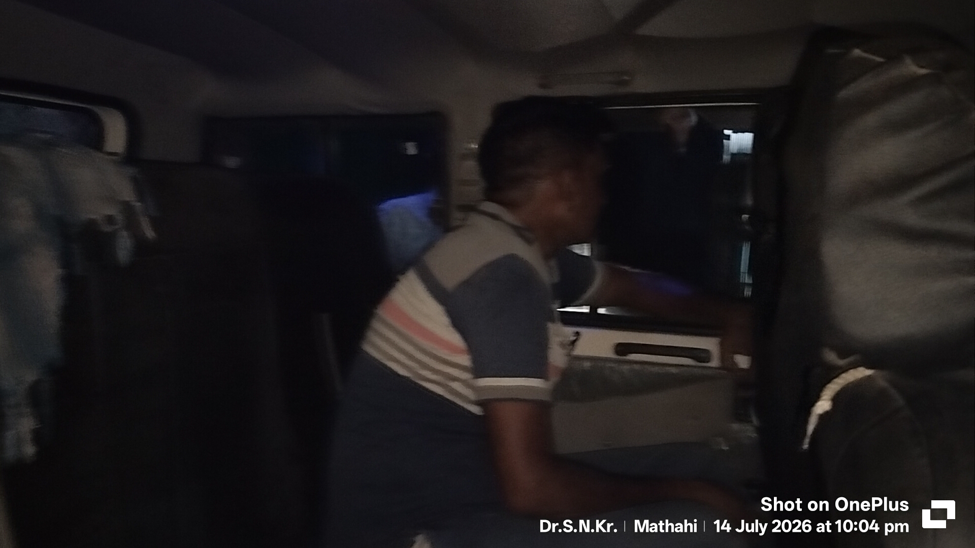 मधेपुरा में शराबबंदी के बीच पुलिस अधिकारी पर नशे में हंगामे का आरोप: मिठाई चौक पर ढाई घंटे तक हाई वोल्टेज ड्रामा