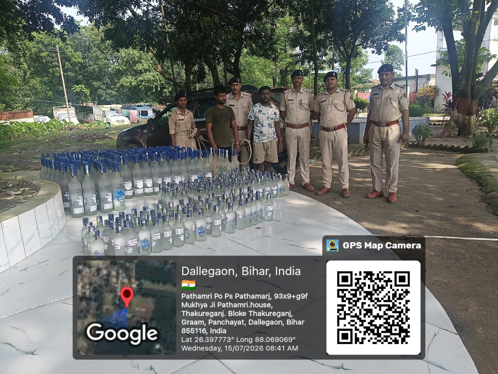 पाठामारी पुलिस की कार्रवाई, डस्टर कार से 177 लीटर विदेशी शराब बरामद