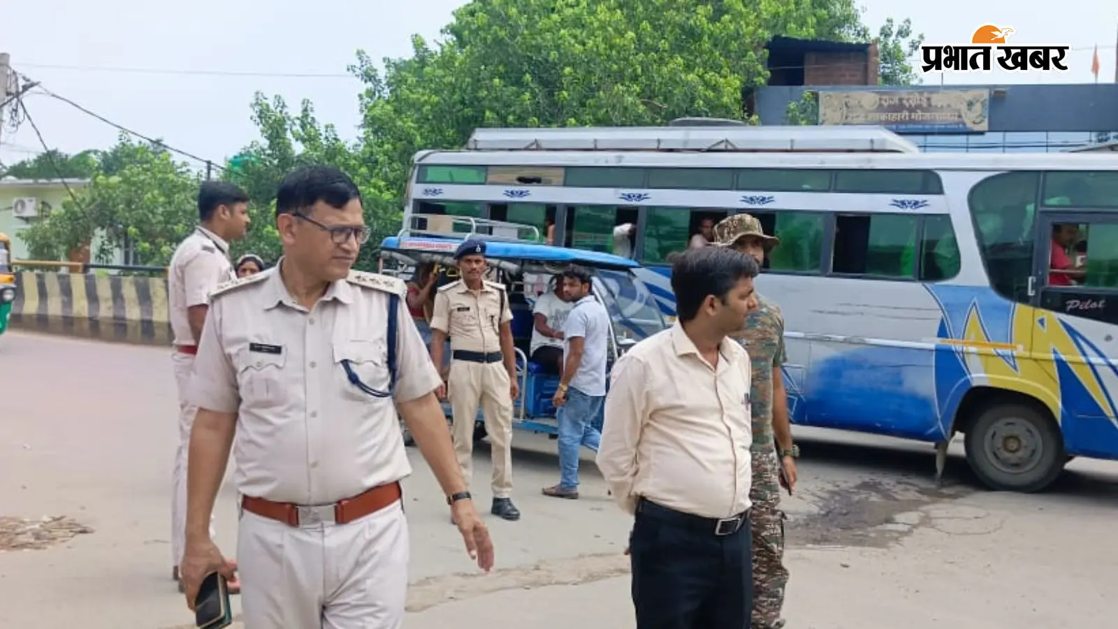 पोस्ट ऑफिस चौक पर चला सघन वाहन जांच अभियान, यातायात नियमों का उल्लंघन करने वालों पर कार्रवाई