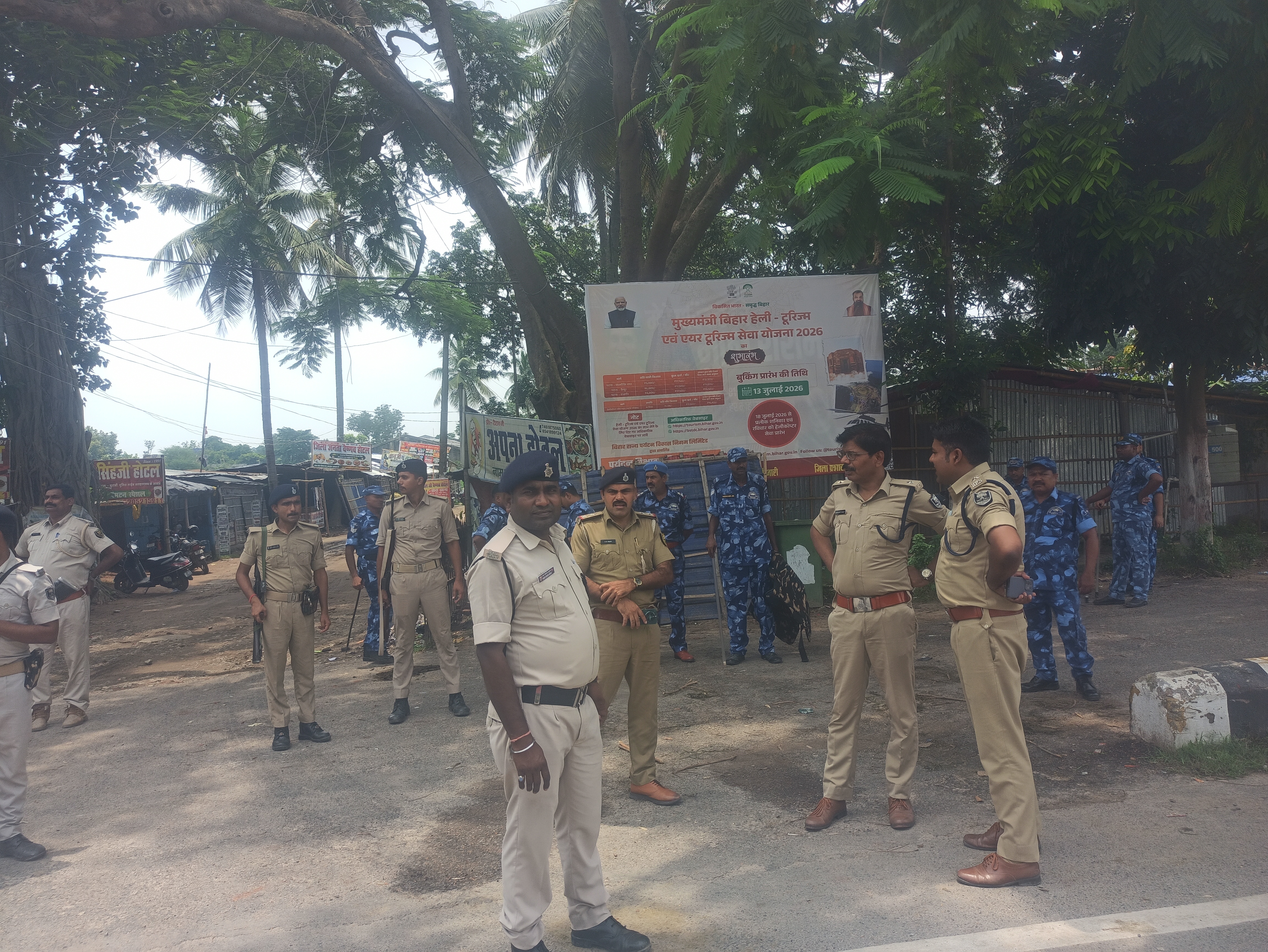 सुपौल में सड़क हादसों पर ब्रेक लगाने को पुलिस सख्त: शहर के प्रमुख चौराहों पर सघन वाहन जांच अभियान शुरू