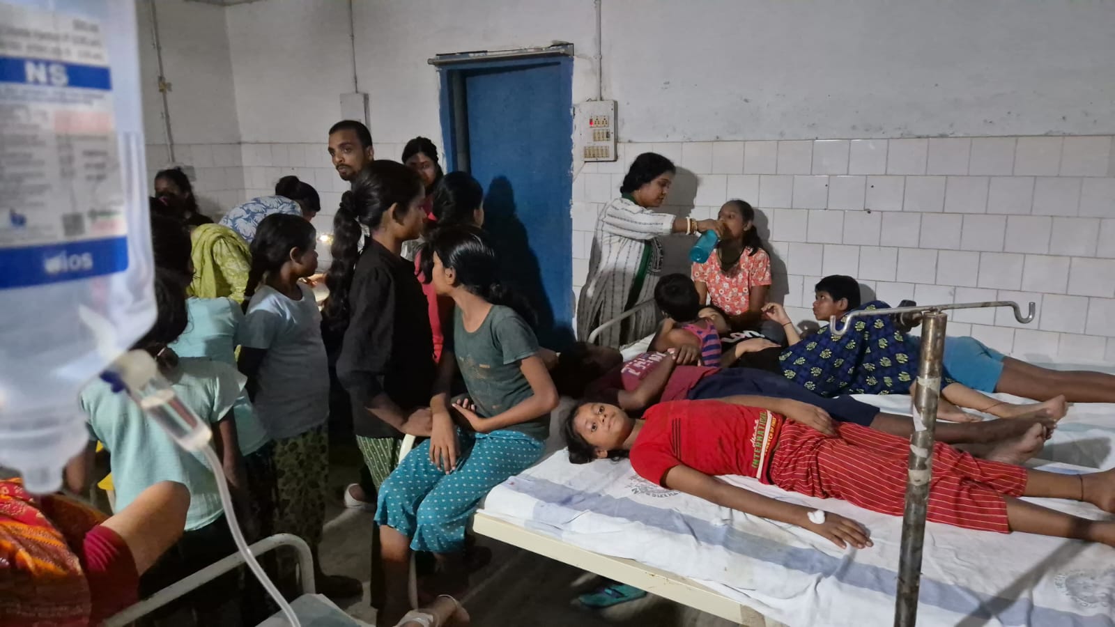 मधेपुरा के अंबेडकर आवासीय विद्यालय में फूड प्वाइजनिंग: रात का खाना खाकर 36 छात्राएं बीमार