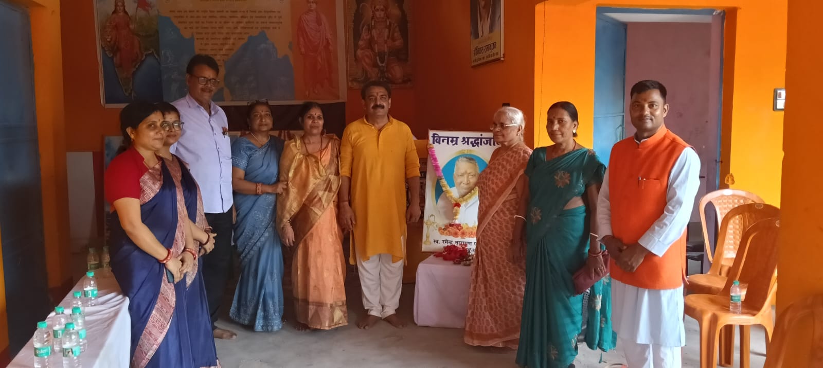 सरस्वती विद्या मंदिर में मेधावियों को मिला पुरस्कार, स्व. रमेन्द्र नारायण पाण्डेय की पुण्यतिथि पर दी श्रद्धांजलि