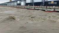 बिहार में नदियां उफान पर, कोसी, गंडक और कमला का जलस्तर बढ़ा, कई जिलों में खतरे के निशान से ऊपर पहुंचा पानी