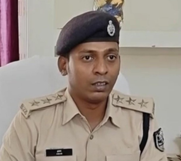 महाराजगंज के एसडीपीओ अमन का तबादला रद्द
