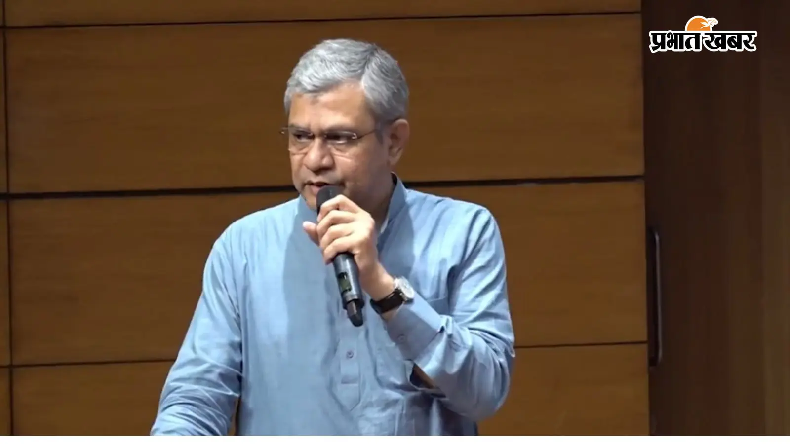 कैबिनेट ने सेमीकॉन 2.0, मोबाइल मैन्युफैक्चरिंग और यूरिया नीति को दी मंजूरी : 2.19 लाख करोड़ होंगे खर्च