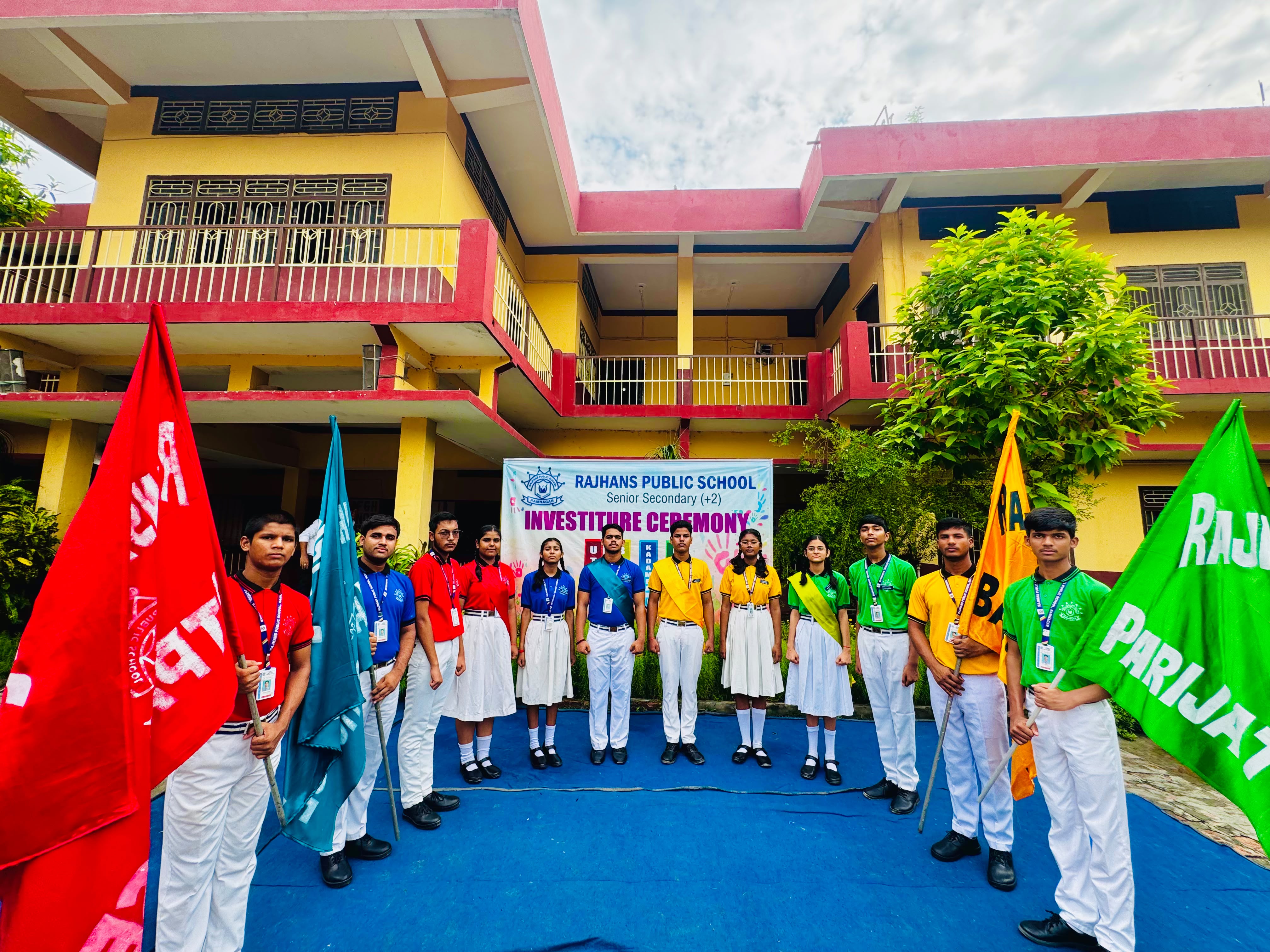 राजहंस पब्लिक स्कूल में छात्र नेताओं ने ली शपथ, नेतृत्व की सौंपी गई जिम्मेदारी