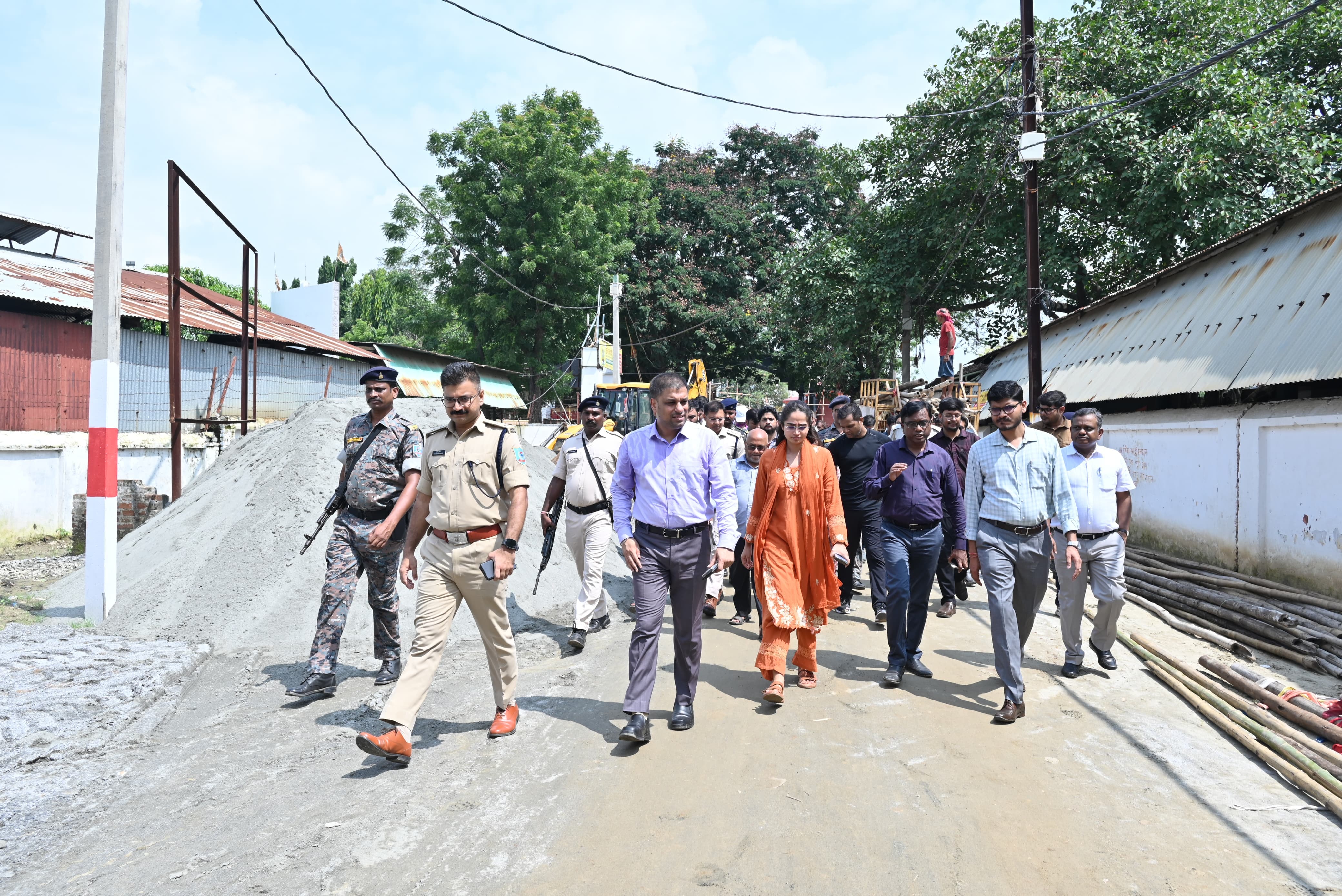 डीसी का निर्देश: श्रद्धालुओं की सुविधा और सुरक्षा से जुड़े सभी कार्य तय समय सीमा में करें पूर्ण