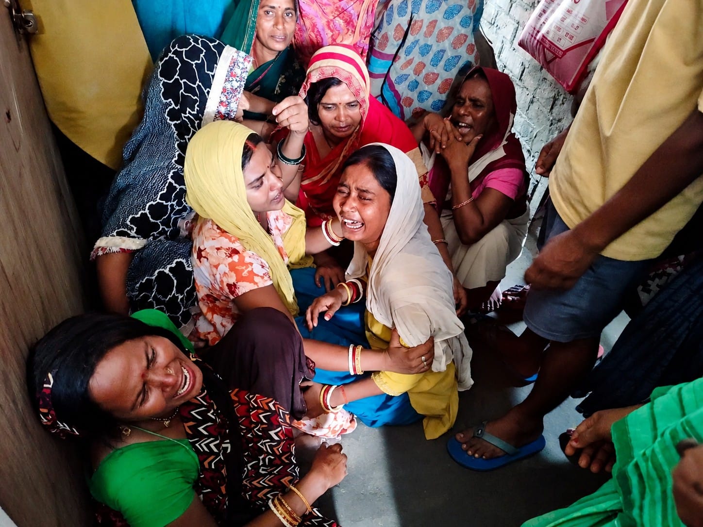 पहली शादी की सालगिरह से एक दिन पहले उजड़ गई मांग, गुजरात में क्रेन से गिरकर बेगूसराय के युवक की मौत