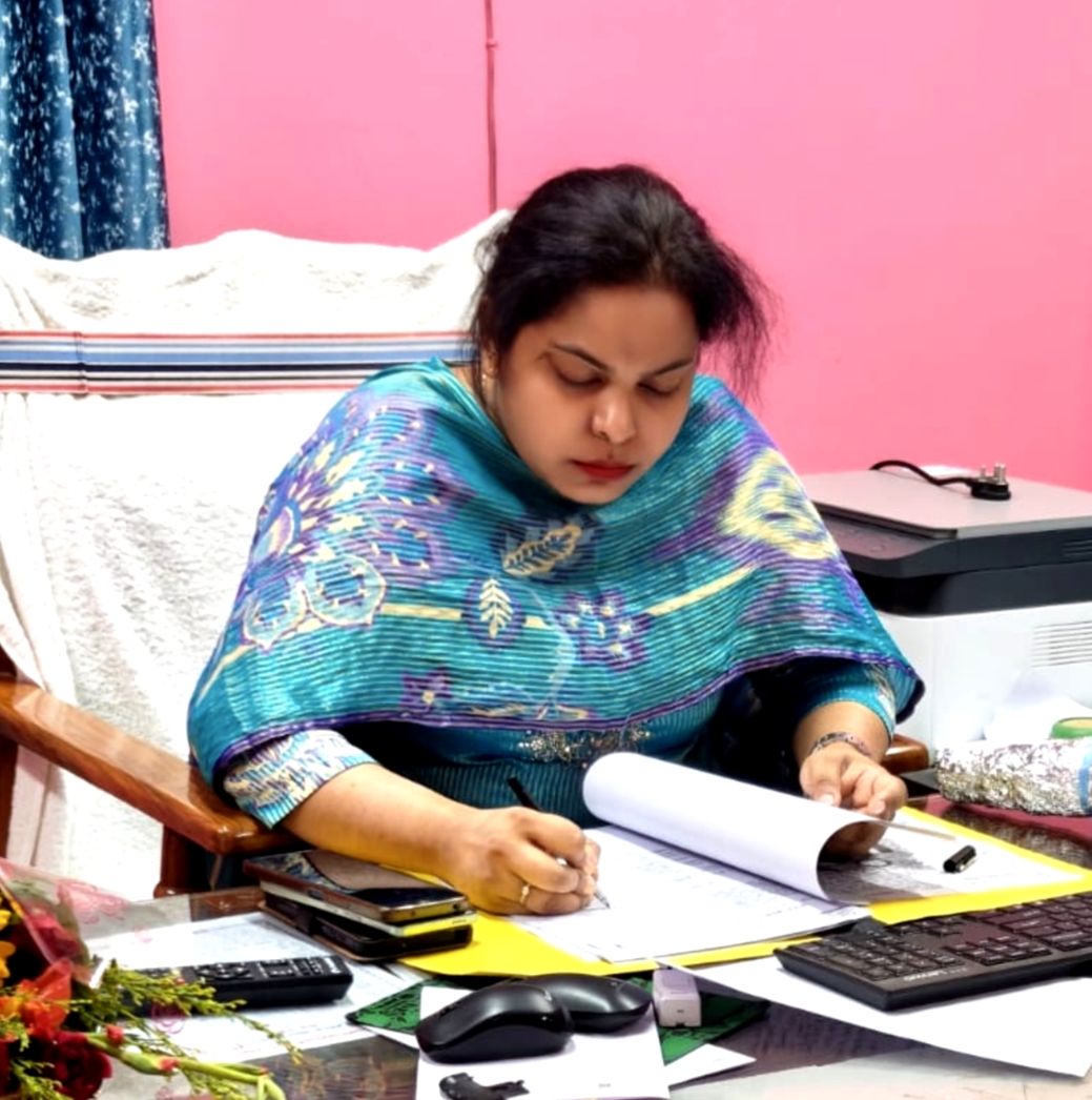 नवादा सदर की नई सीओ गरिमा गीतिका ने संभाला कार्यभार, कहा- जनता की समस्याओं का होगा त्वरित समाधान