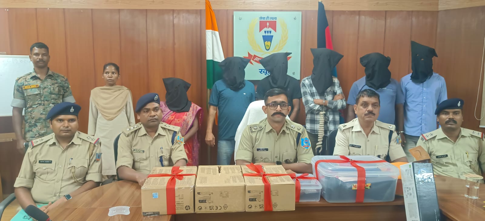 खूंटी डबल मर्डर केस का खुलासा, पति समेत छह आरोपी गिरफ्तार