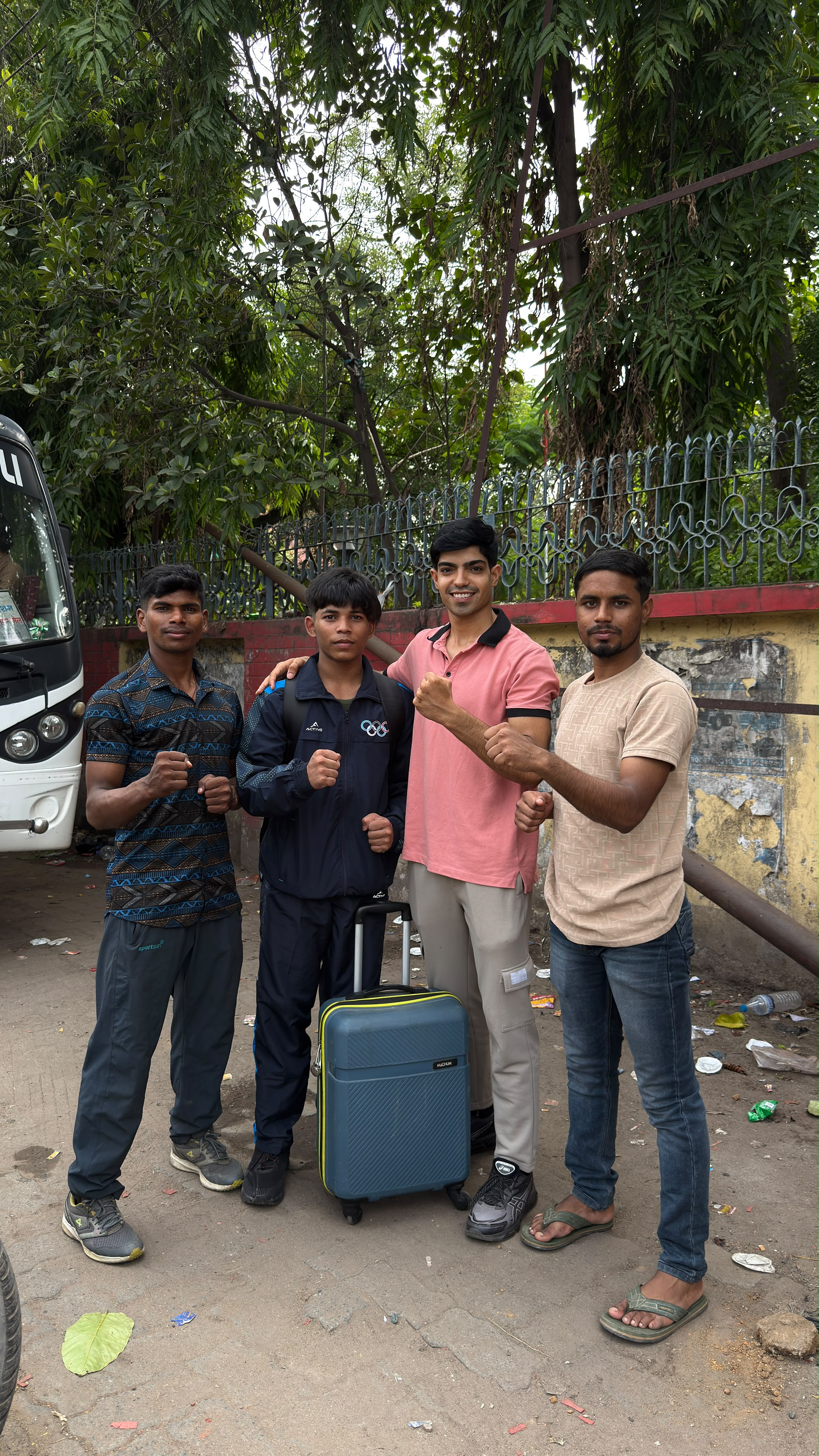 कराटे चैंपियनशिप के लिए ढाका रवाना हुए प्रांजल
