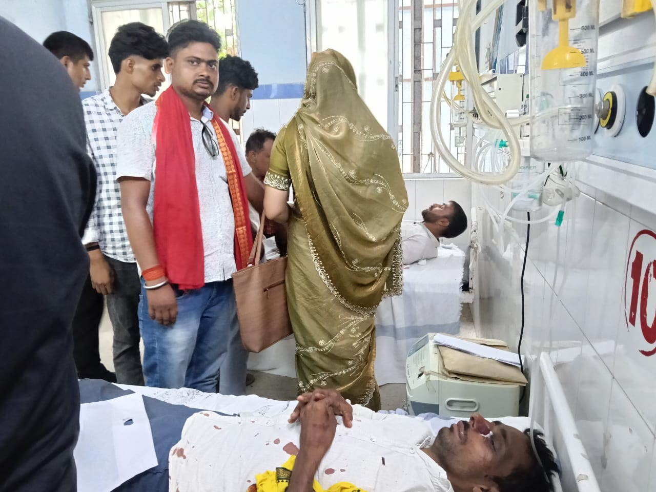 Buxar Road Accident: राजपुर में बोलेरो की टक्कर से बाइक सवार दो युवक घायल, चालक फरार
