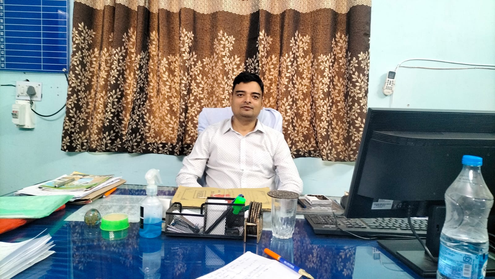 विभागीय निर्देश के बीत गए ढेड़ माह,अबतक प्राभारी सहायक गोदाम प्रबंधक ने नही गोदाम का नही दिया प्राभार