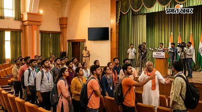 CM का लाइव भाषण देखने पहुंचे थे छात्र, लेकिन TV ही नहीं चला, मोतिहारी का वीडियो वायरल