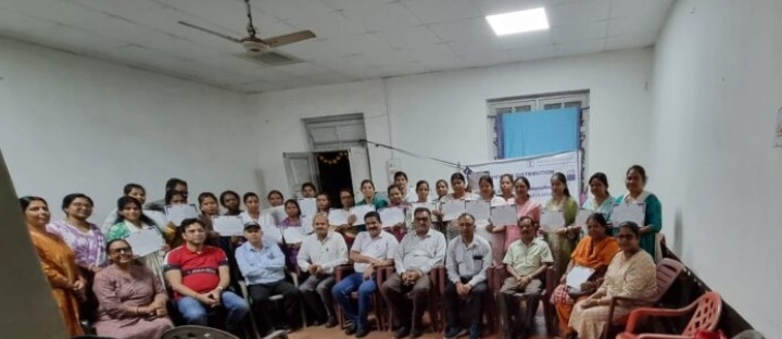 सेल किरीबुरू के सीएसआर सहयोग से 37 महिलाओं ने जूट प्रशिक्षण पूरा किया, प्रमाणपत्र वितरित
