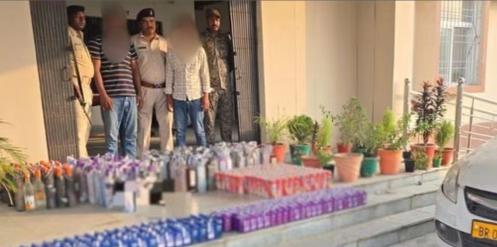औरंगाबाद: पुलिस की विशेष छापेमारी में 35 आरोपी गिरफ्तार, 11.80 लीटर शराब और एक स्कॉर्पियो जब्त