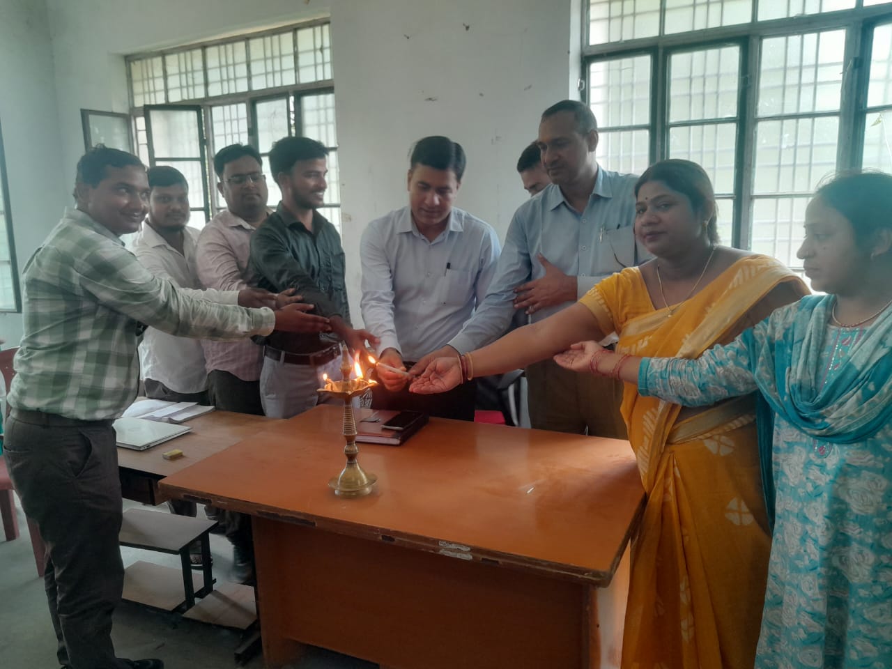 औरंगाबाद: मदनपुर में प्रोजेक्ट बेस्ड लर्निंग कार्यशाला, कक्षा 6 से 8 तक के शिक्षकों को दिया गया प्रशिक्षण
