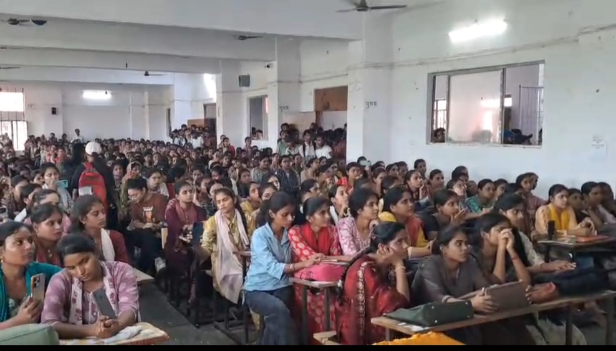 नई शिक्षा नीति के तहत डिग्री को नौकरी में बदलने वाला पुल है इंटर्नशिप: प्रो. नवल किशोर