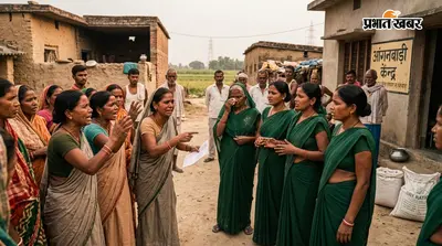 जून से नहीं मिला सूखा राशन, लाभुकों के गुस्से का सामना कर रहीं आंगनबाड़ी सेविकाएं डीएम से लगाई गुहार