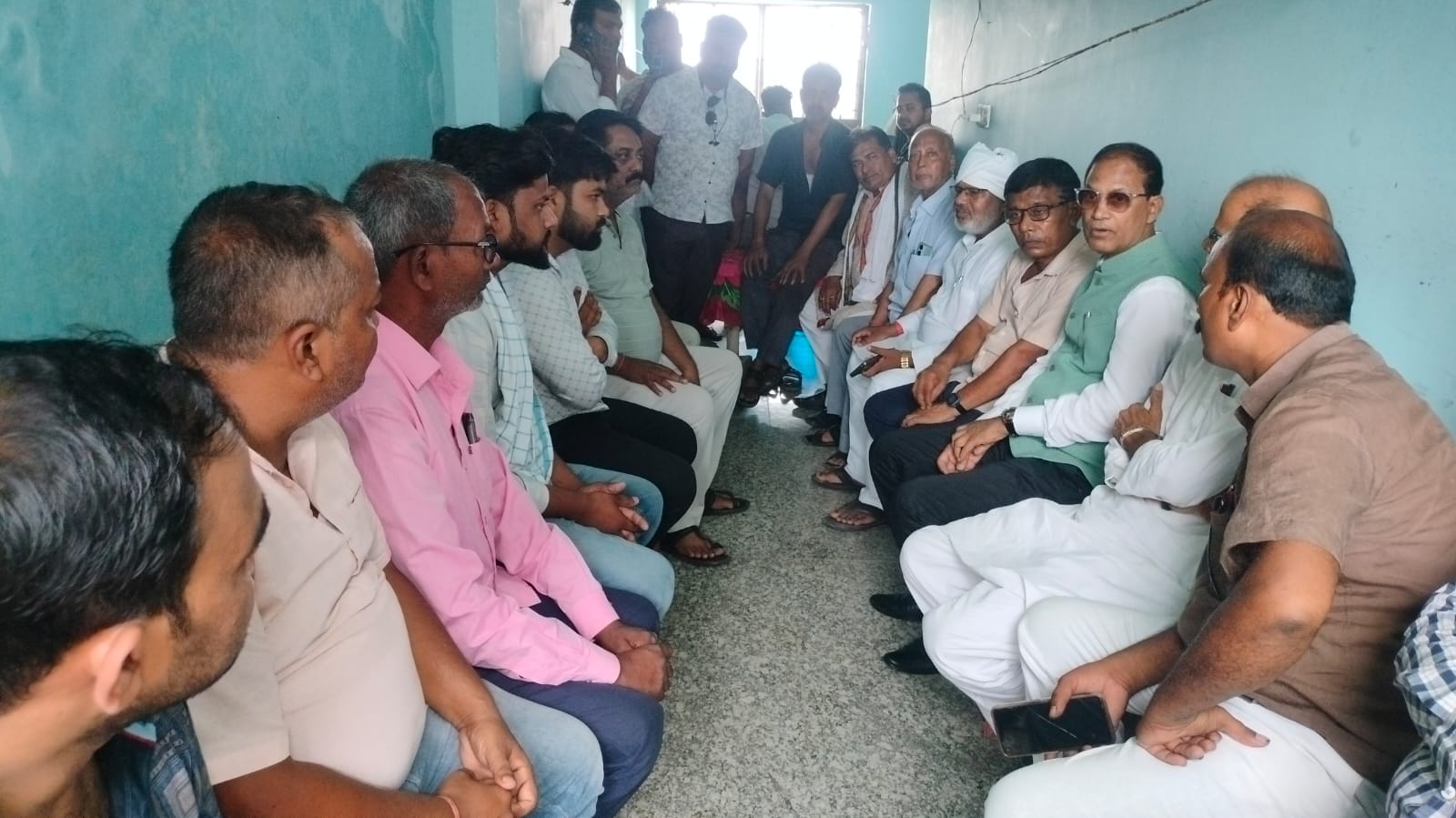 गोपालगंज: ईरान हमले में मारे गये इंजीनियर रोहन का शव भारत लाने की प्रक्रिया तेज, सांसद आलोक सुमन ने परिजनों को दिया मदद का भरोसा