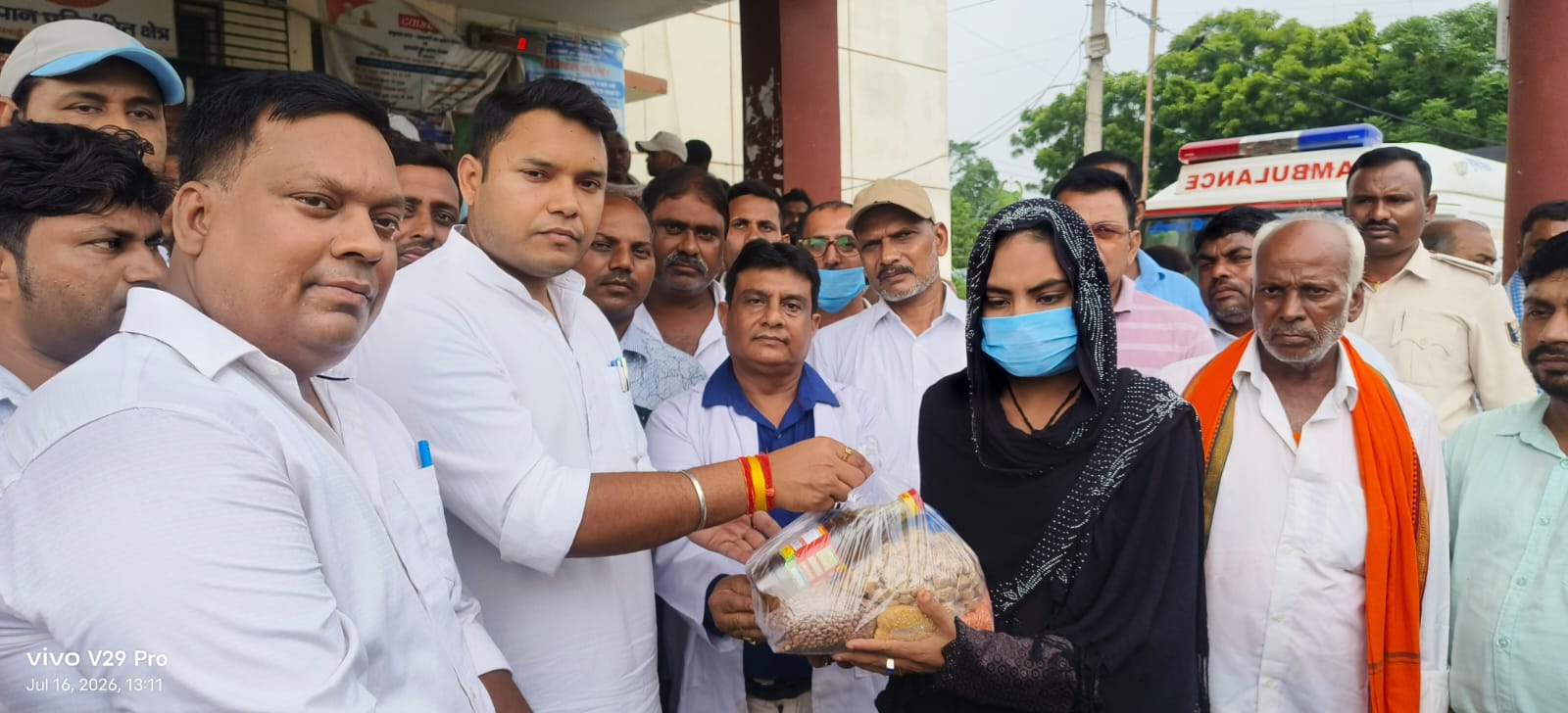 परिवार नियोजन मेले में विधायक ने किया शुभारंभ, टीबी मरीजों के लिए निश्चय मित्रों को सौंपे फूड पैकेट
