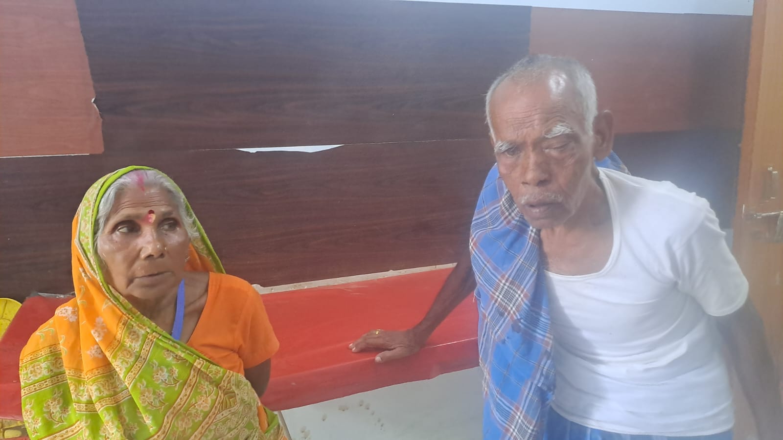 गोपालगंज के भोरे में बहू पर वृद्ध सास-ससुर से मारपीट का आरोप, घायल बुजुर्ग ने थाने में लगाई न्याय की गुहार