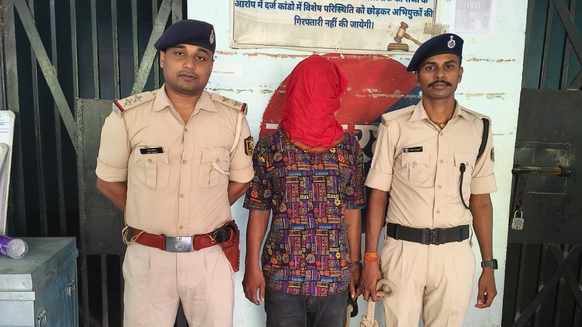 नवादा: सदर अस्पताल से फरार कुख्यात लुटेरा प्रहलाद सोनी यूपी के प्रयागराज से गिरफ्तार, ऐसे चढ़ा पुलिस के हत्थे