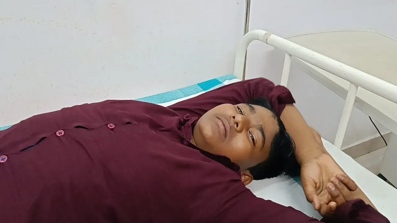 सासाराम: खच्चर की टक्कर से ई-रिक्शा पलटा, राजस्व कर्मचारी समेत दो घायल