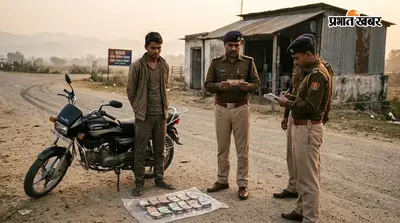 नेपाल से भारत आ रहा था युवक, एसएसबी ने पकड़े 90 जाली नोट; बाइक भी जब्त