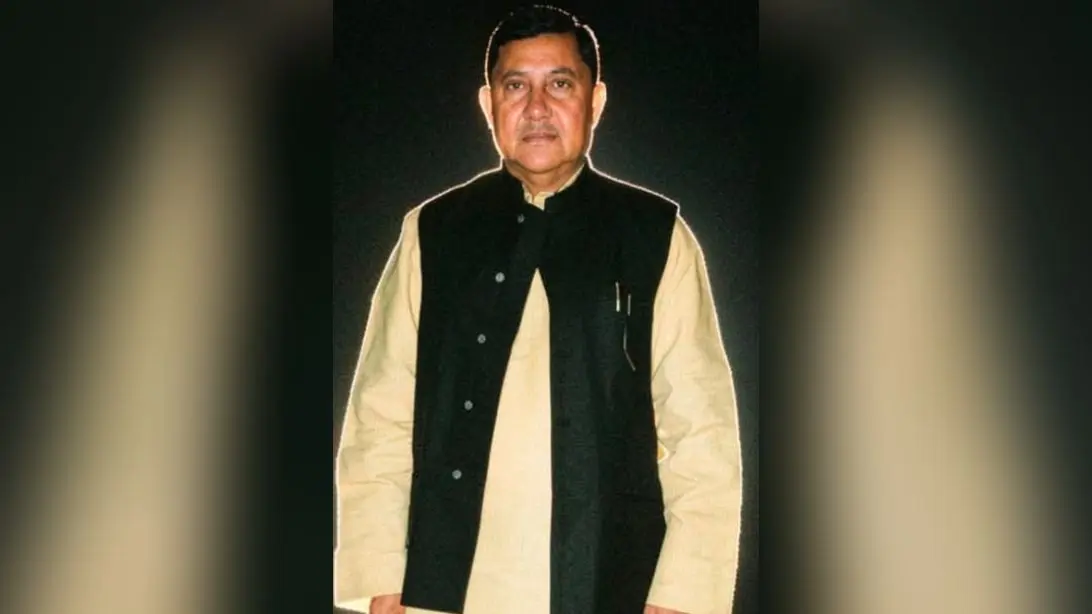 गढ़वा की सियासत गरमाई: पूर्व मंत्री गिरिनाथ सिंह के सोशल मीडिया पोस्ट से हलचल, कहा- सही समय पर होगा सही निर्णय